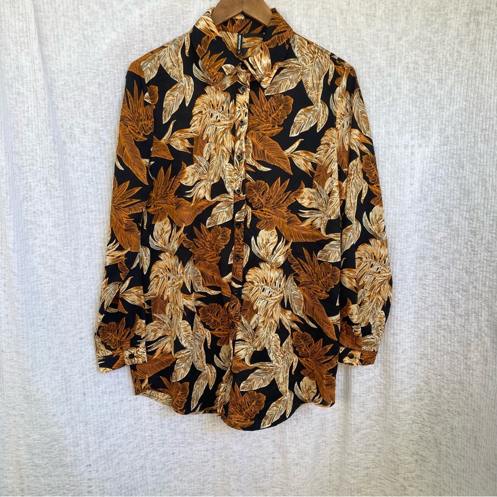 Pretty Little Thing Long Sleeve Shirt Size 6 Black with Brown Leave Print Design